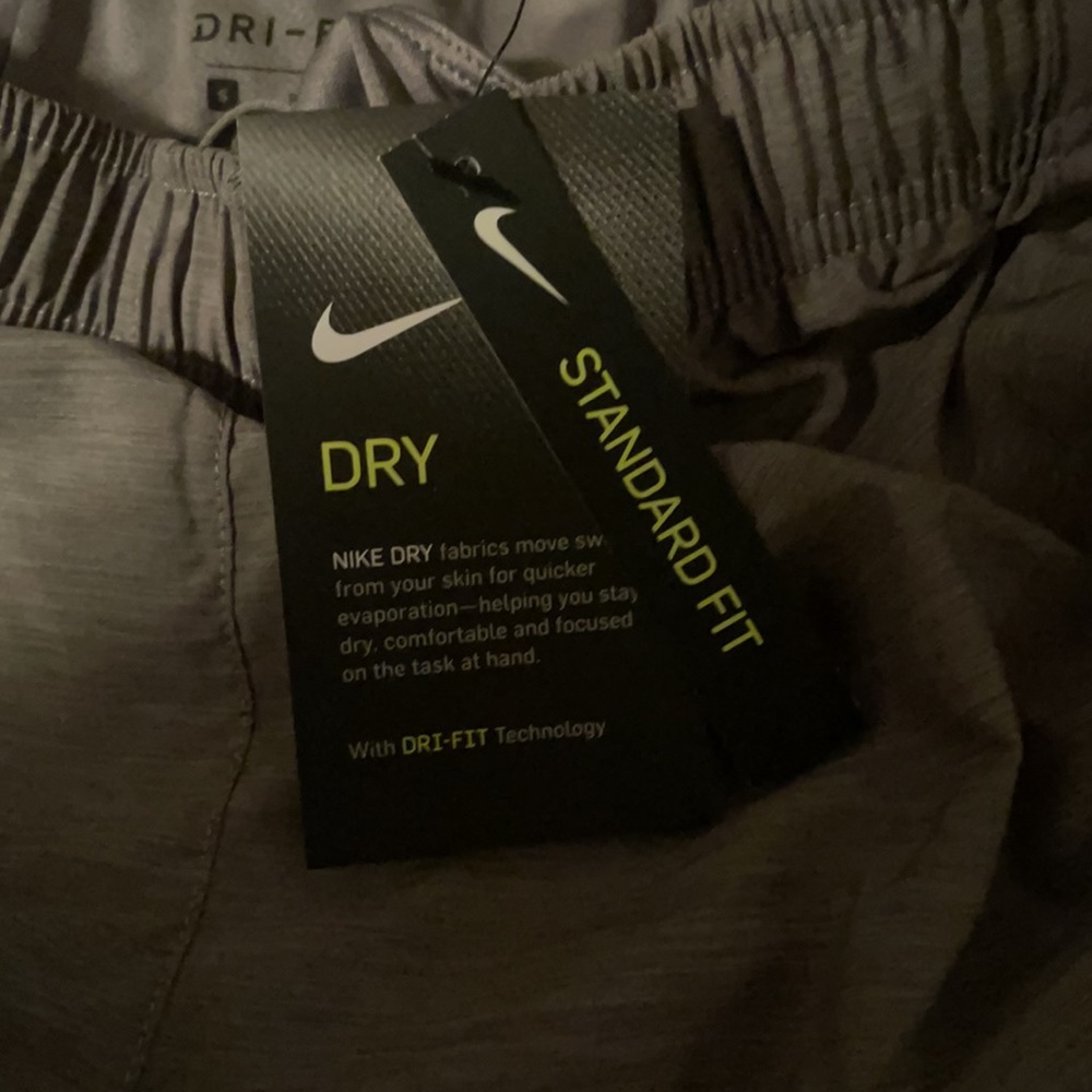 Nike - Picture 5 of 5